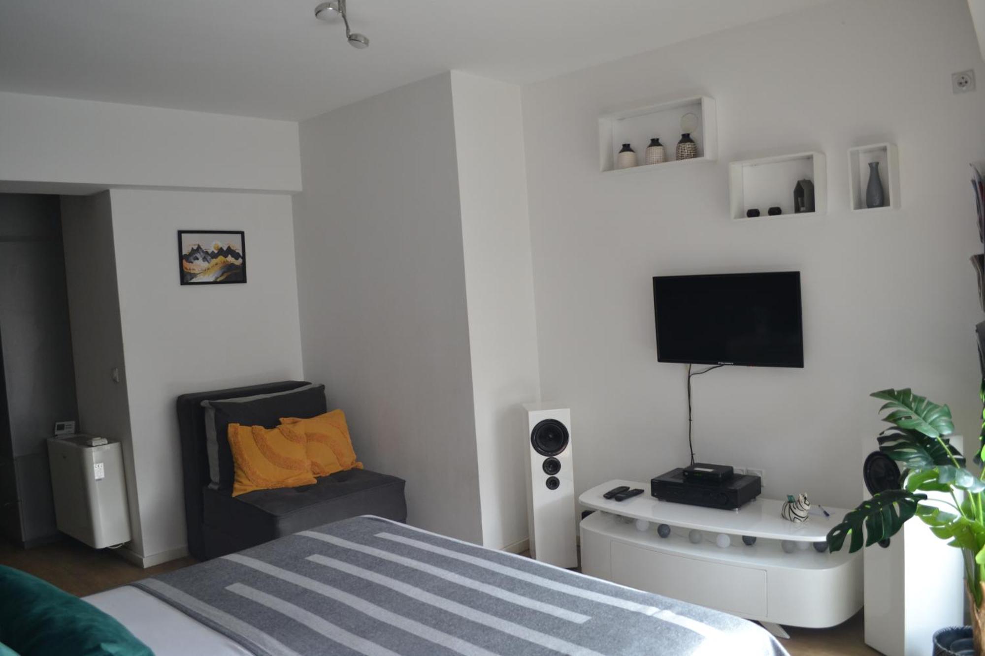 Urban Apartment Ниш Экстерьер фото