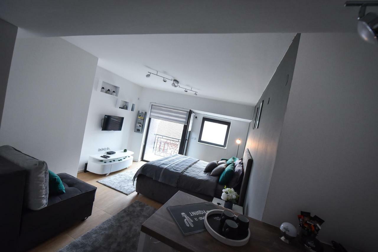 Urban Apartment Ниш Экстерьер фото